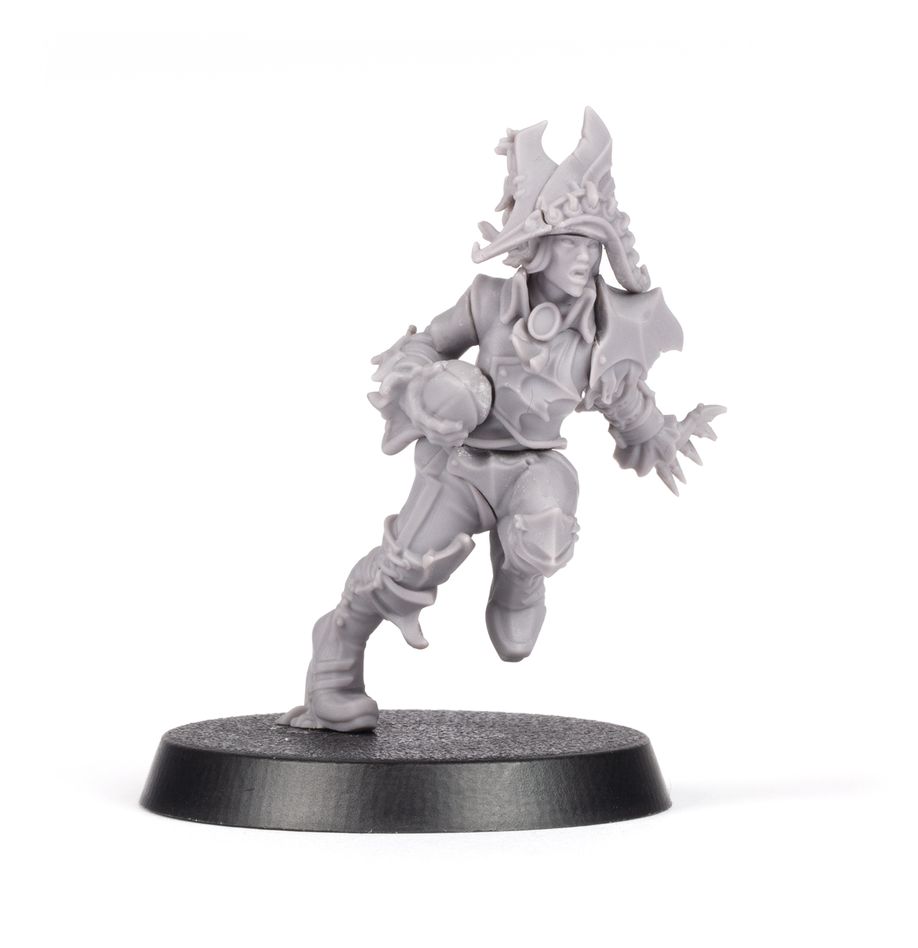 WARHAMAMER BLOOD BOWL: CAPTAIN KARINA VON RIESZ-1709396790-DCzvb.jpg